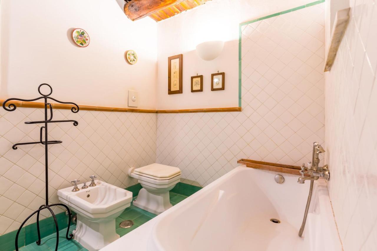 Residenza Capano Charming House By Napoliapartments Dış mekan fotoğraf